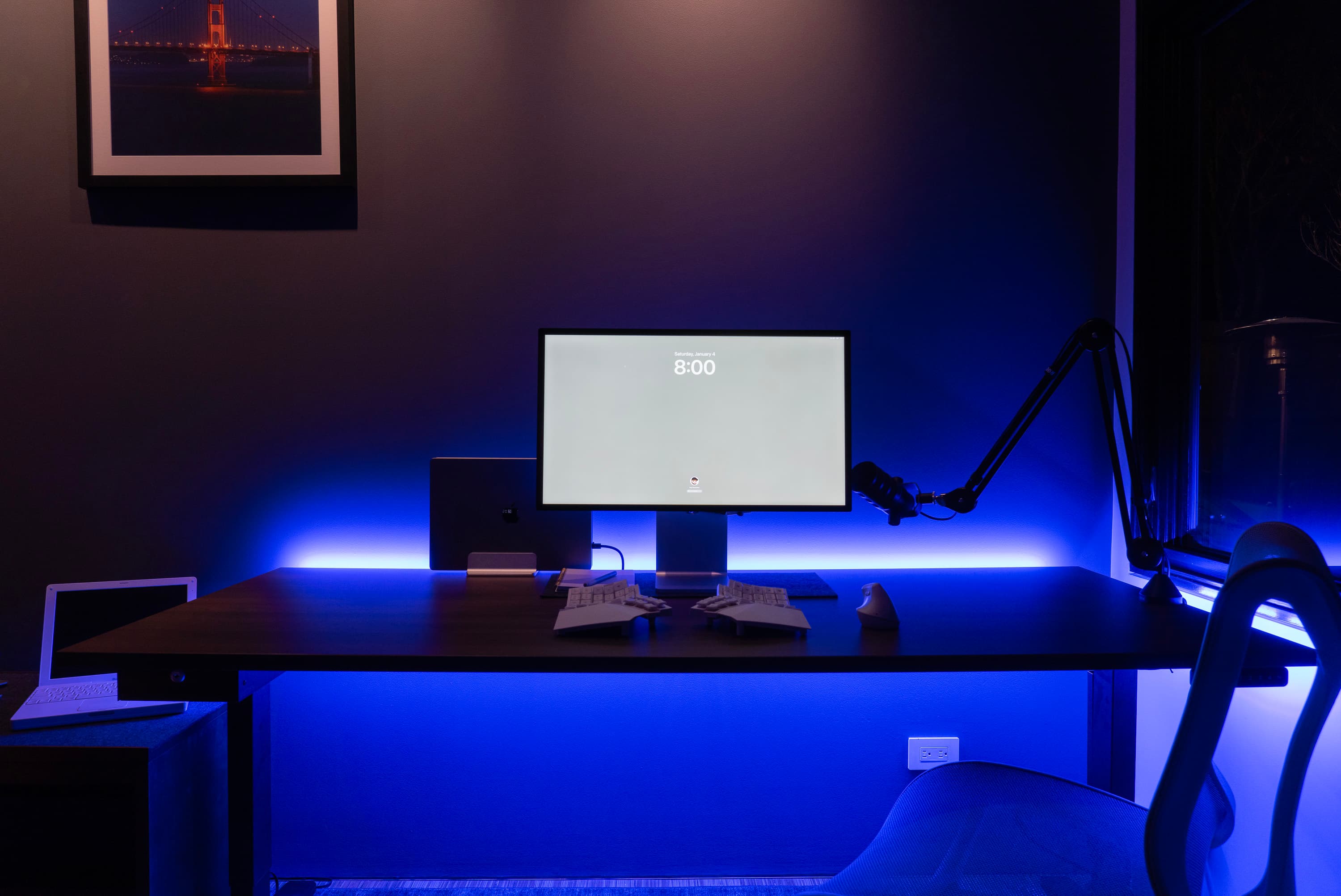 Uplift V2 Standing Desk with custom LED lighting