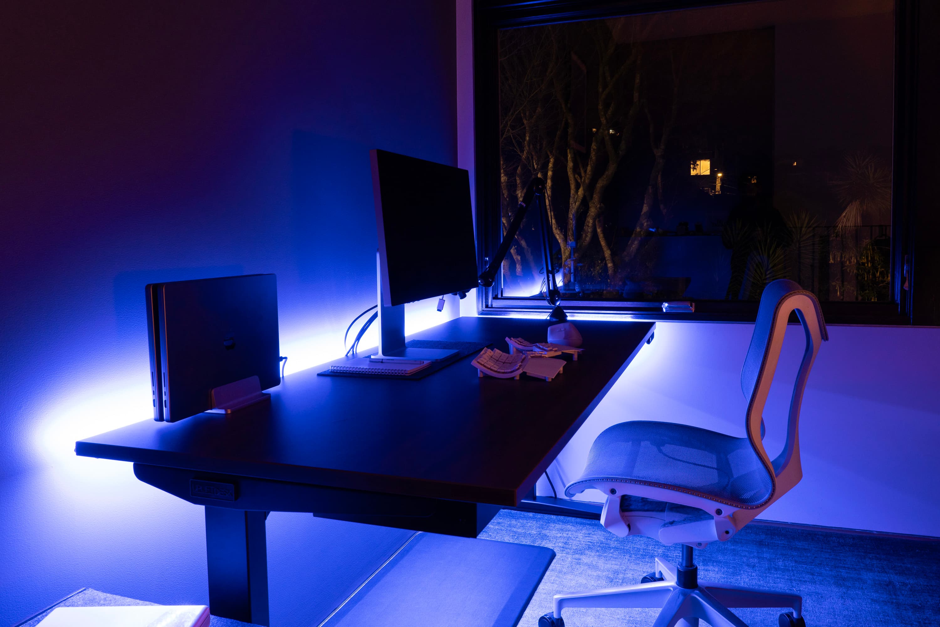 Uplift V2 Standing Desk with custom LED lighting