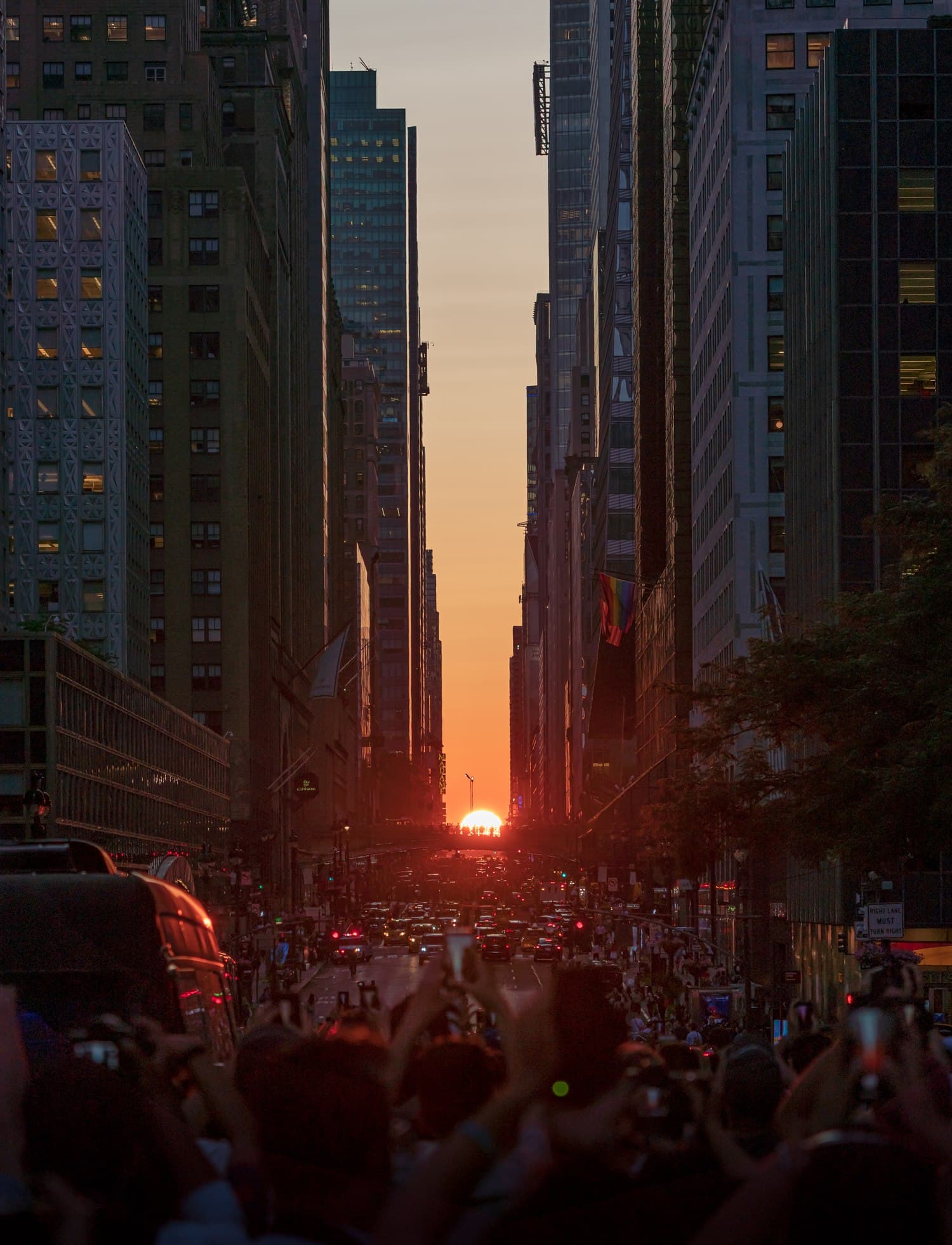 Manhattanhenge, as seen from 42nd St