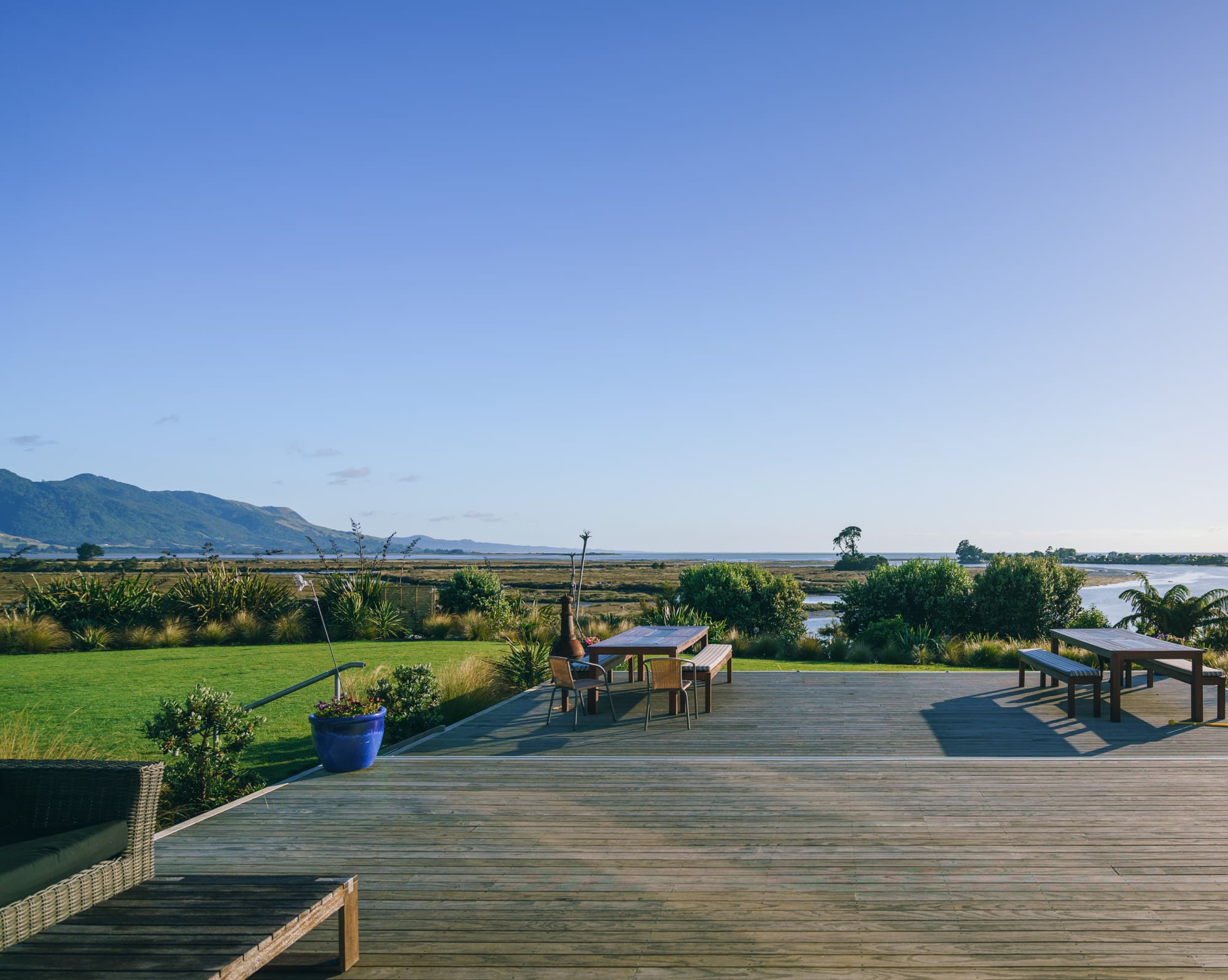 Nelson Lakes & Wharariki Beach photo copyright-paulstamatiou_com-DSC02138