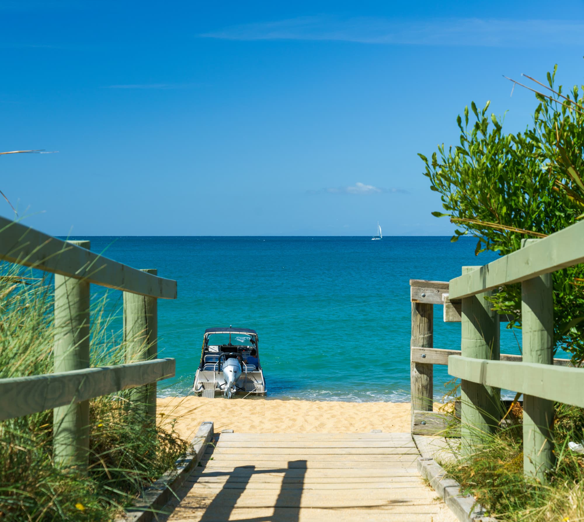 Nelson Lakes & Wharariki Beach photo copyright-paulstamatiou_com-DSC02208