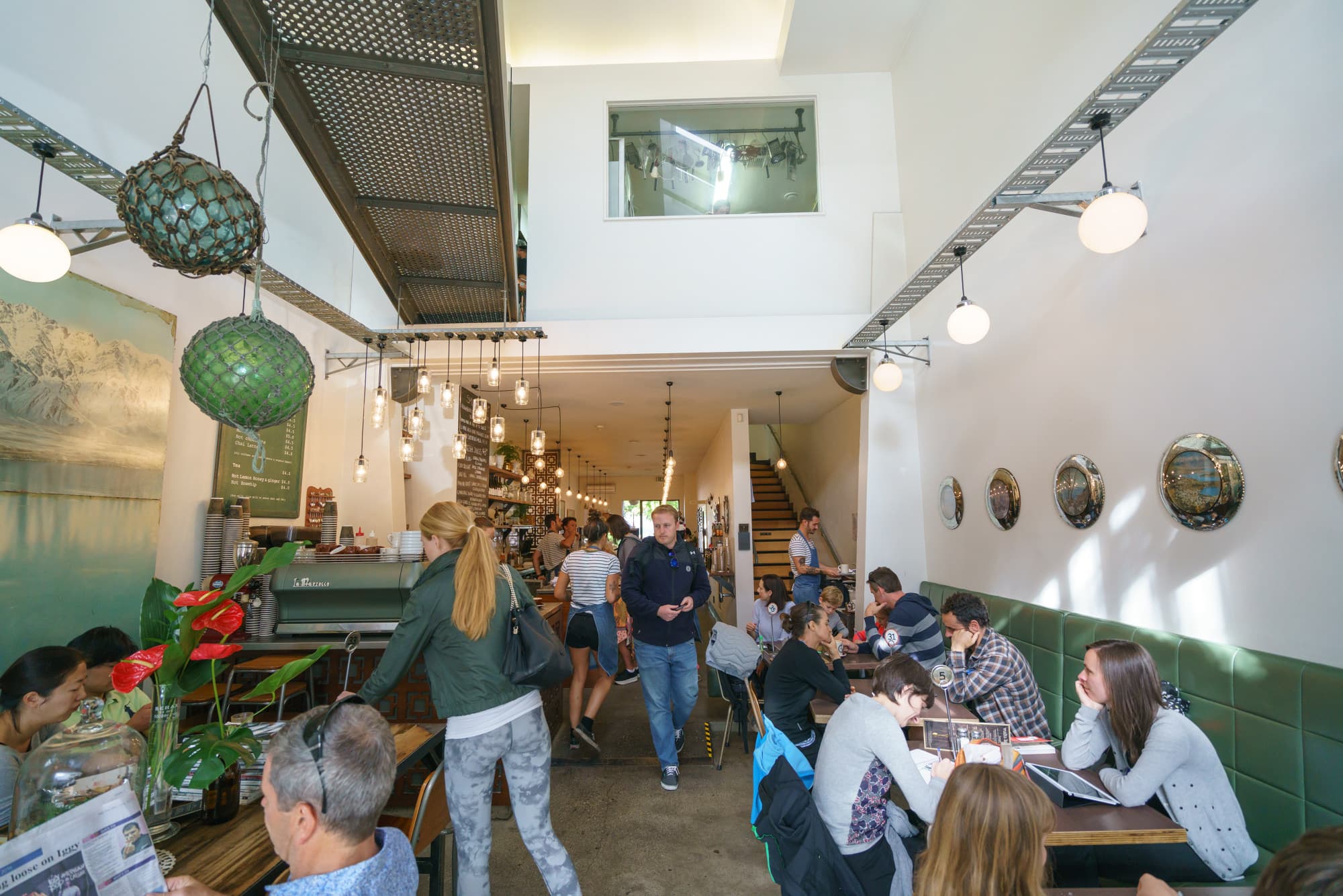 Queenstown & Milford Sound photo copyright-paulstamatiou_com-DSC04002