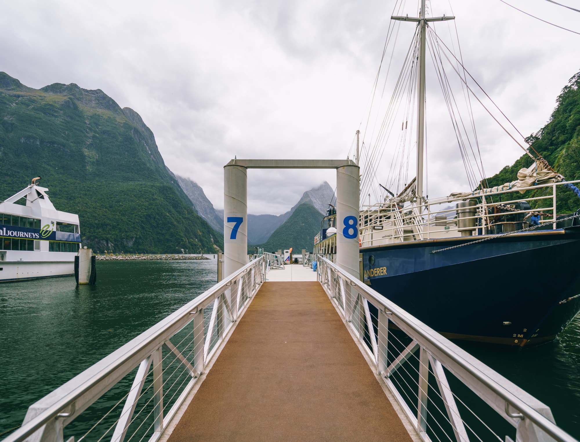 Queenstown & Milford Sound photo copyright-paulstamatiou_com-DSC05662
