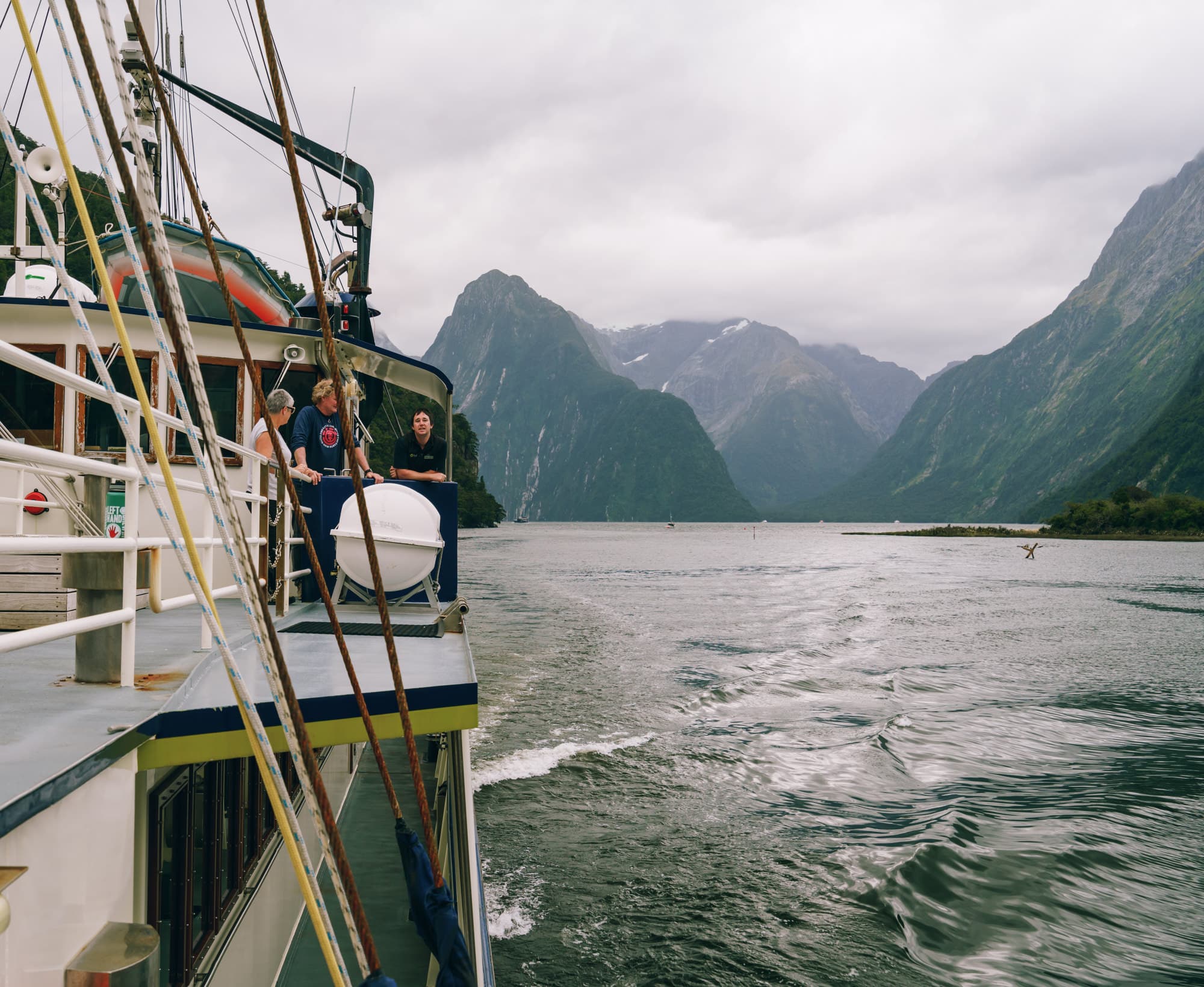 Queenstown & Milford Sound photo copyright-paulstamatiou_com-DSC05689