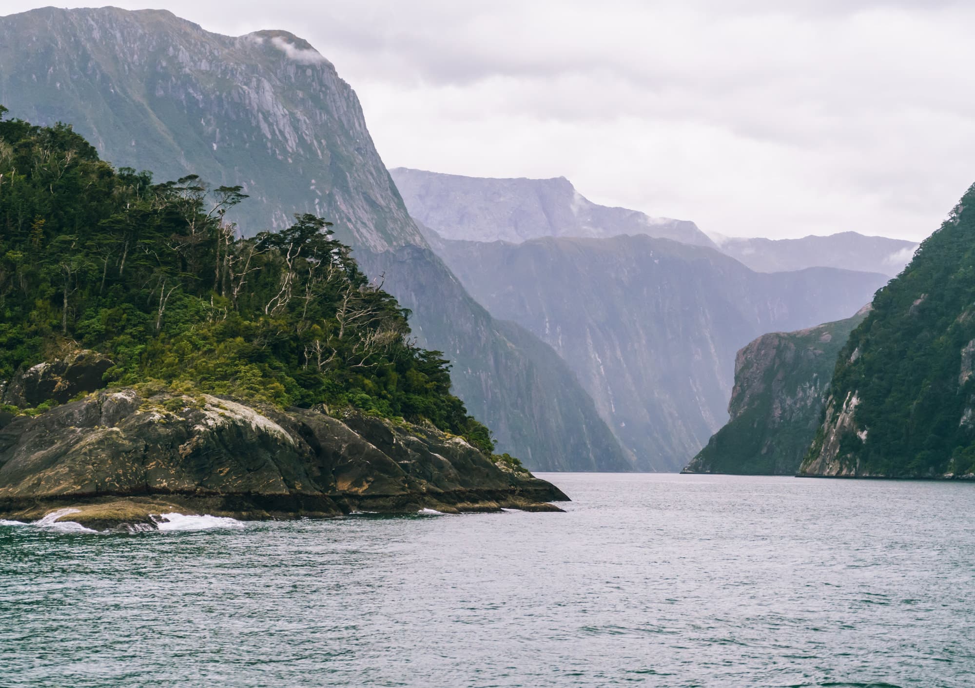 Queenstown & Milford Sound photo copyright-paulstamatiou_com-DSC05892