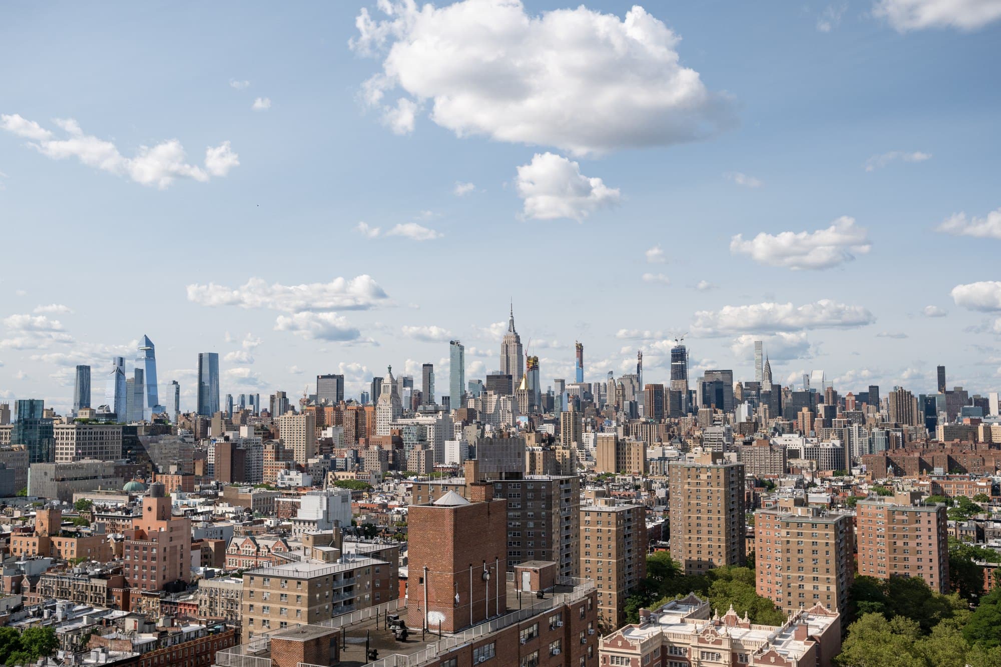 Manhattan skyline as seen from the Lower East Side. Hudson Yards to the left, Empire State building in the middle.